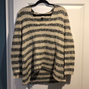 Striped hinge sweater